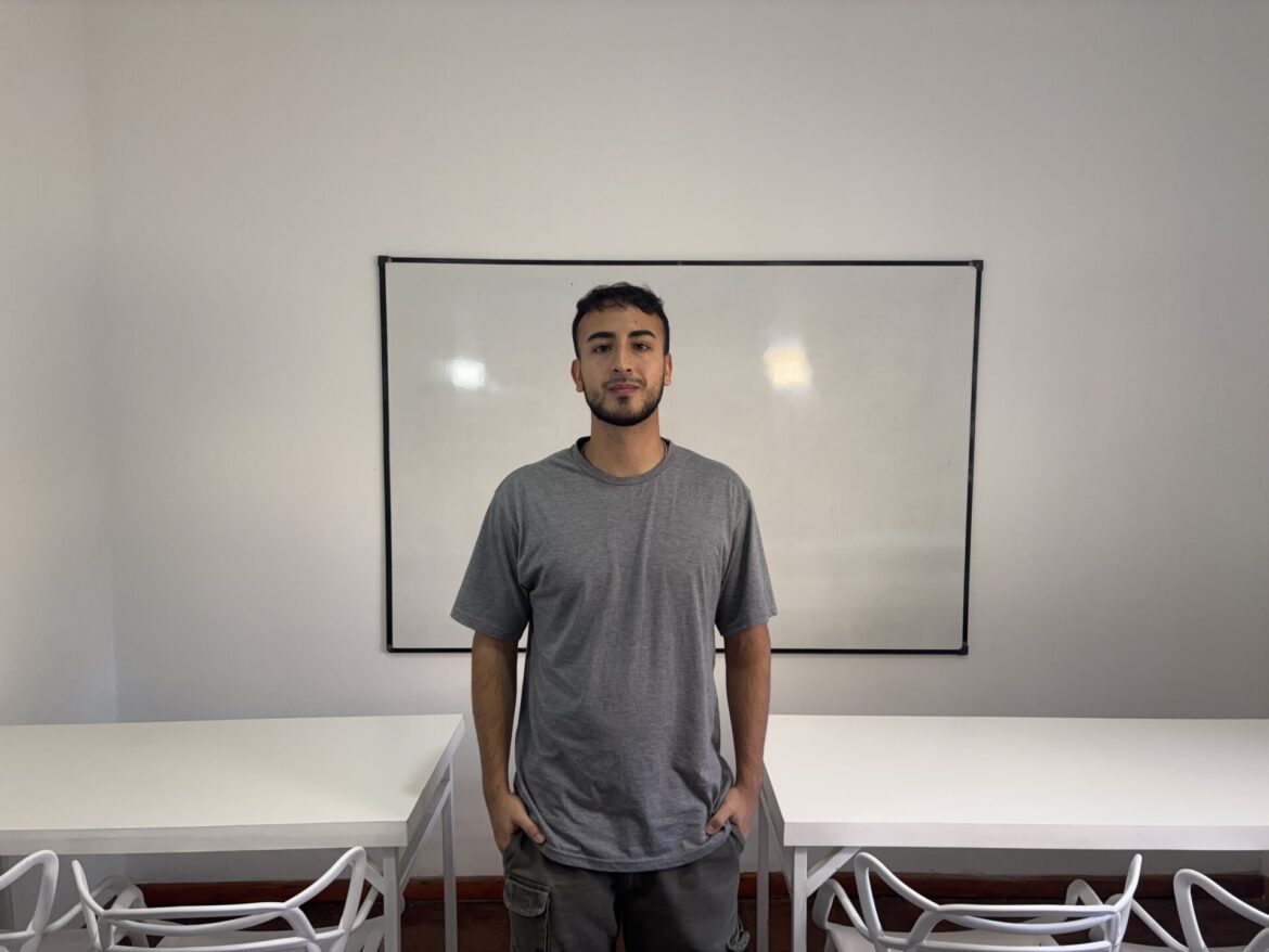 De la curiosidad a la creación: Lautaro Rojas, el joven que acerca la tecnología
